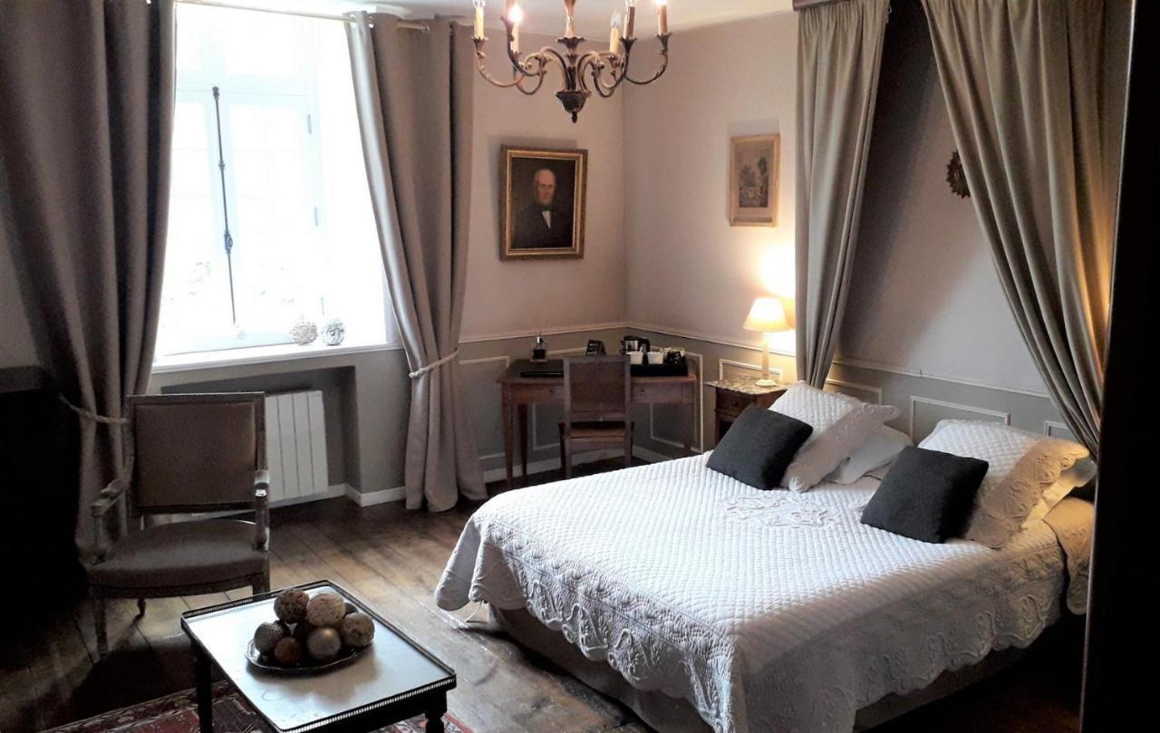 Manoir De La Baronnie Acomodação com café da manhã Saint-Malo Exterior foto